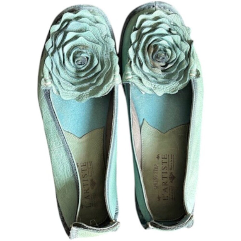 Women’s Mint Leather Floral Slip-On Flats - Picture 2 of 10